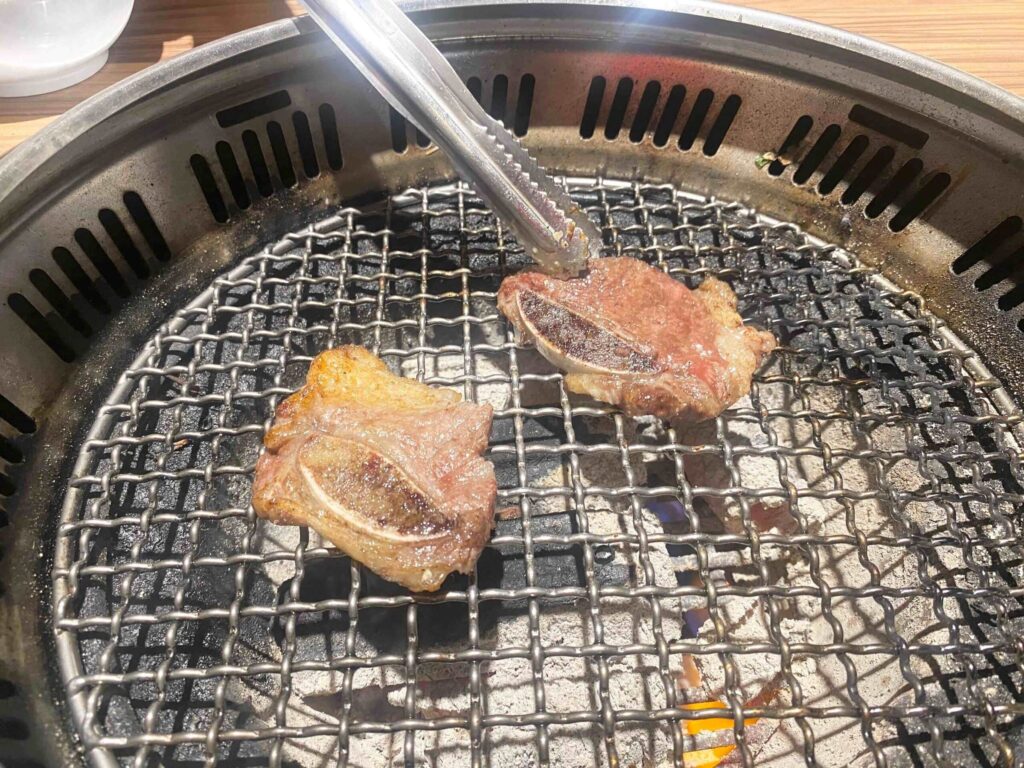 基隆 狸小路燒肉專賣店 帶骨牛小排