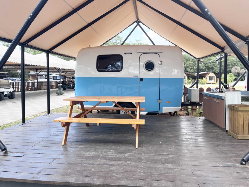埔心牧場 牛仔星村 彩蛋親子露營車